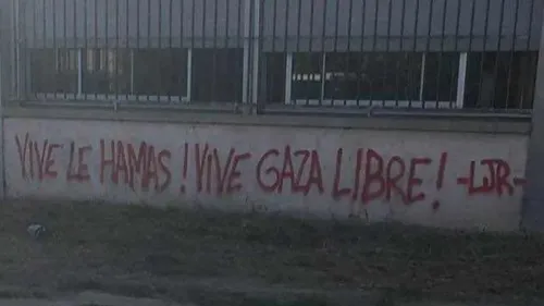 « On rase les murs, on ne s’expose pas, on évite de dire qu’on est...