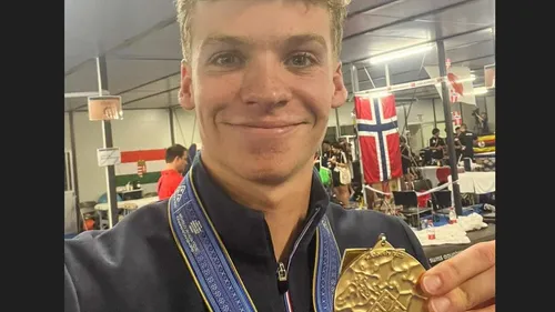 Natation. Le Toulousain Léon Marchand pulvérise le record de...