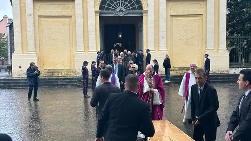 700 personnes réunies à Tarbes pour un dernier hommage à Bernard...