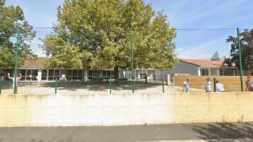 80 élèves pris de douleurs et de vomissements dans une école près...