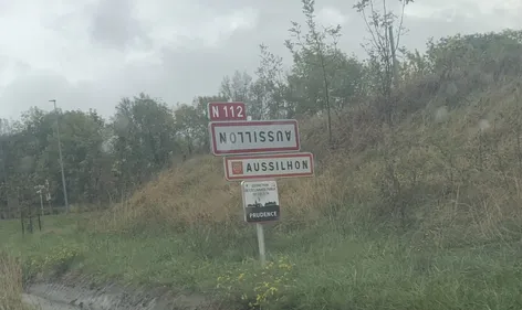 Tarn. Mais qui a bien pu retourner les panneaux de plusieurs...