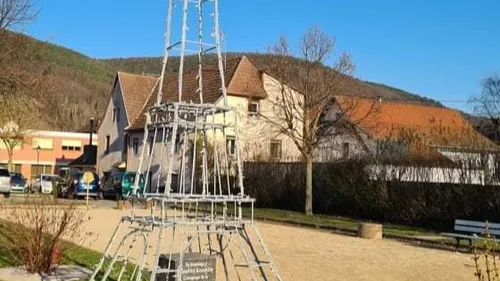 Qui a volé la Tour Eiffel de Buhl ?