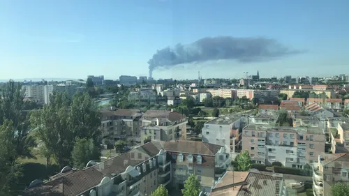 Important incendie au port du Rhin à Strasbourg