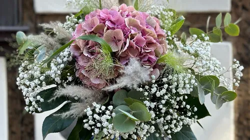 Une chasse aux bouquets pour la Journée de la fleur française