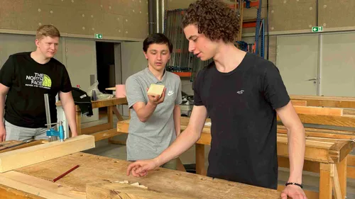 Les apprentis se mettent en scène