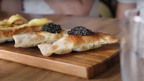 Ils ont testé la tarte flambée au caviar