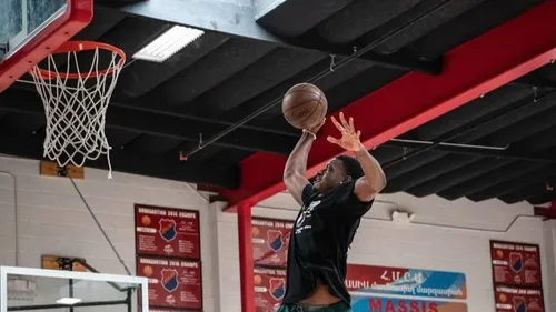 L’ailier américain Malik Fitts débarque à la SIG