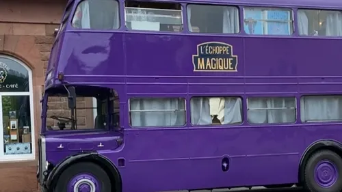 Mutzig : le Magicobus d’Harry Potter fait halte à la gare