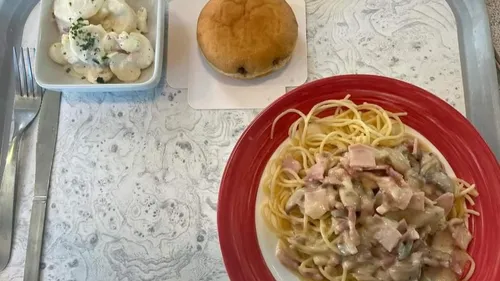 Une étudiante note les repas du Crous de Strasbourg sur TikTok