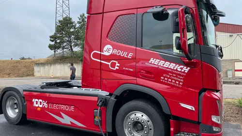 Un camion 44 tonnes et 100% électrique à Châtenois