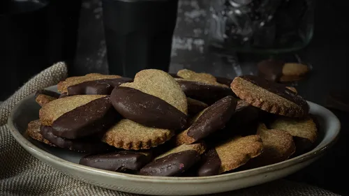 Des bredele au chanvre cuisinés par Leïla Martin