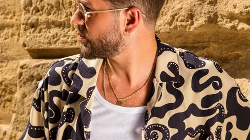 ON EST TOUS DEBOUT AVEC CLAUDIO CAPEO A LA GARE DE MULHOUSE 