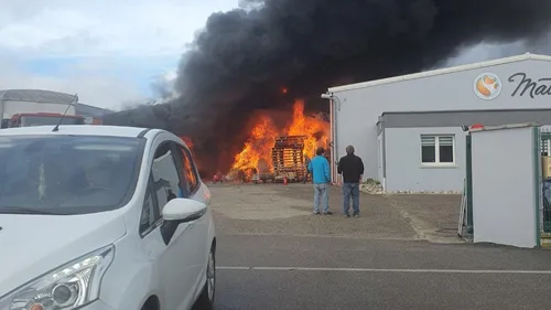 Incendie en cours à l'entreprise Mateca à Haguenau