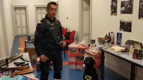 Saisie de plus de 4 tonnes de tabac de contrebande ou de 200...