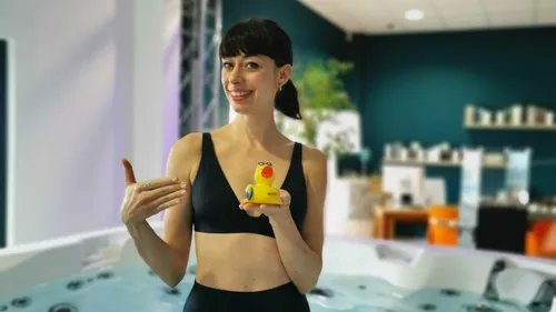"Estelle Challenge" : spa, maillot de bain et petits canards !