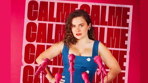 Humour : Swann Périssé débarque dans le Sud avec “Calme”, un...