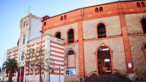 Béziers : Les Arènes retrouvent un parfum de campagne pour le Salon...