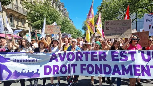 Mobilisation nationale ce mercredi pour le droit à l'avortement,...