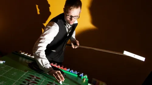 Les casinos recrutent des croupiers