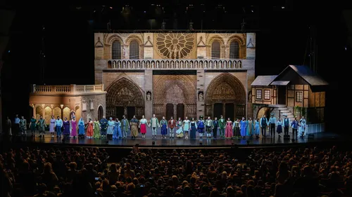 Montpellier : la fresque spectaculaire « La Dame de Pierre »...