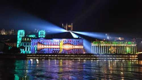 Avignon : un aller-retour en train d’époque pour admirer la Fête...