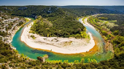 Pays d’Uzès - Pont du Gard : une quarantaine...