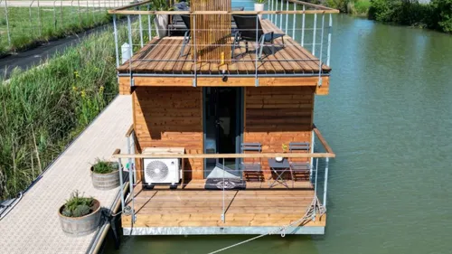 Slow tourisme : Houseboat Camargue lance sa toute première maison...