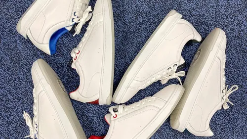 « La Bise à Denise », des sneakers décalées, éco-responsables...