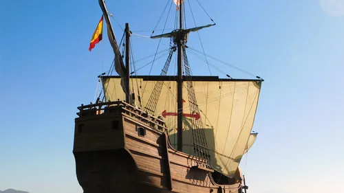 La réplique du navire de Christophe Colomb accoste et se visite...