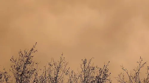 Sable du Sahara et pollution dans le sud