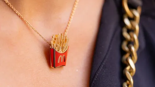 Un bijou “frites” à 15 000 euros à gagner dans...