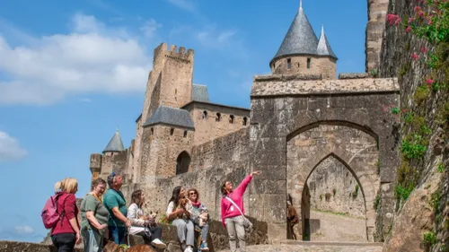 Carcassonne : la Cité médiévale ouvre grand ses portes aux chiens...