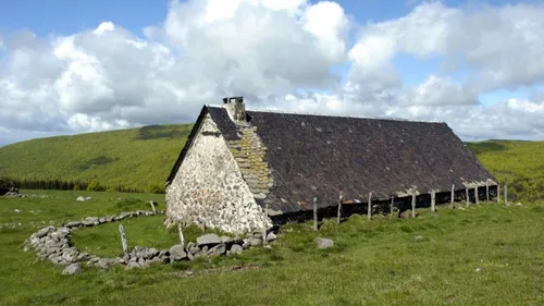 Ça vaut le détour : Les burons du Cézallier