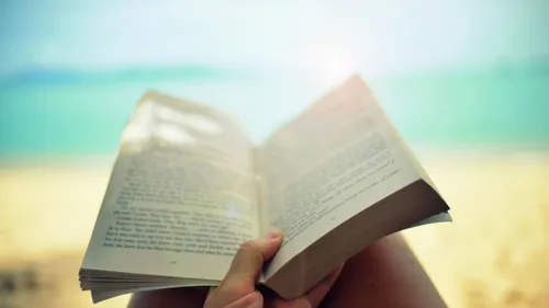 Lire les pieds dans le sable : les bibliothèques de plage...