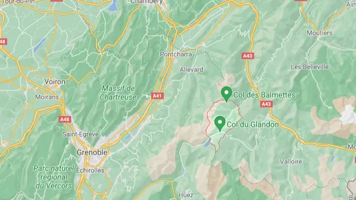 Savoie : trois morts après le crash d'un avion provenant de...