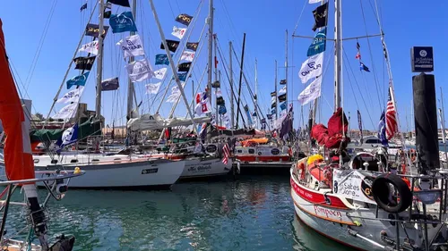 Golden Globe Race 2026 : 17 skippers s'élancent des Sables-d’Olonne...