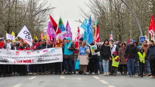 Retraites : des fins de cortèges tendues à Nantes, Saint-Nazaire et...