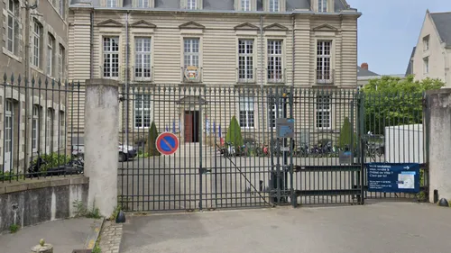  Alertes à la bombe à Nantes : évacuations à l’Hôtel de Ville et à...