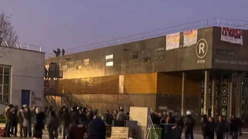 Rennes 2 : les étudiants bloquent le campus contre les coupes...