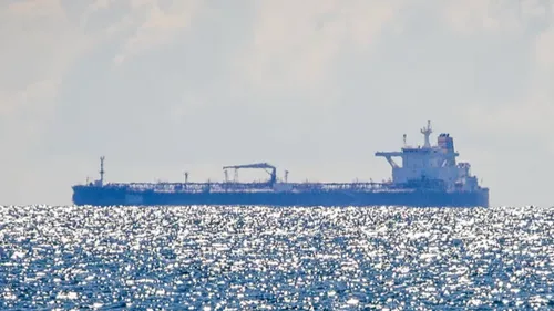 Survols de drones : un navire fantôme russe sous surveillance au...