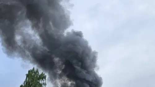 Un incendie en cours sur le site de la société Derichebourg à...