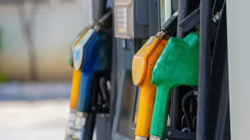 Carburants : les aides pour "les gros rouleurs" prolongées