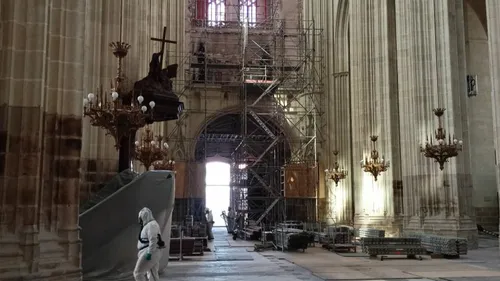 À Nantes, l'épineux chantier de dépollution de la cathédrale 