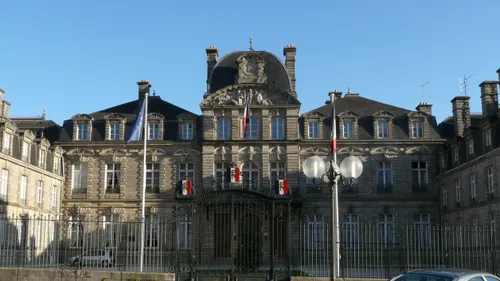 Les salariés de la Fonderie de Bretagne en route vers la préfecture...
