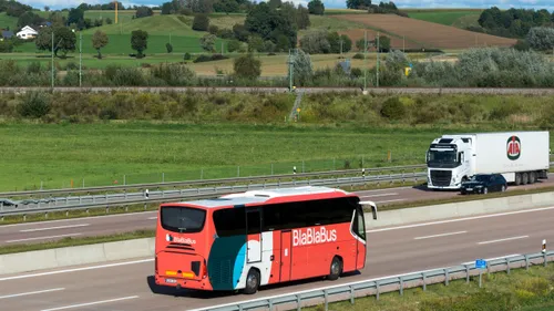 Vers la fin des "Cars Macron" ? BlaBlaCar Bus annonce son projet de...