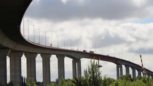 Une manifestation en cours sur le pont de Cheviré
