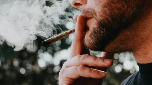Tabac, alcool, cannabis : l’opinion des Français évolue