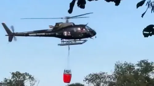 Crash spectaculaire d’un hélicoptère bombardier d’eau dans le...