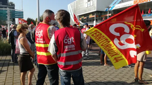 Mobilisation nationale pour défendre l'État de droit ce samedi 12...