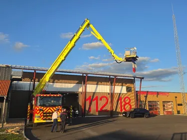 Un bras élévateur articulé de 46 mètres pour les pompiers de...